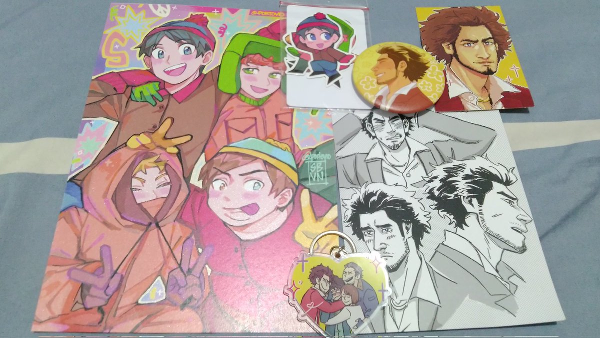 Hunnyjell_'s tweet photo. LOOK WHAT I BUY AT COMICFURO 

First of all i want to say thank you for making this especially ichiban one MY BABYGURL 💖💖💖 AND THEN SOUTH PARK AAA I NEVER KNEW SOMEONE WILL SELLING SOUTHPARK ARTPRINT THANK YOU!!

southpark - @portovio 
Ichiban kasuga - @JFscribs https://t.co/SMSJGHJK12
