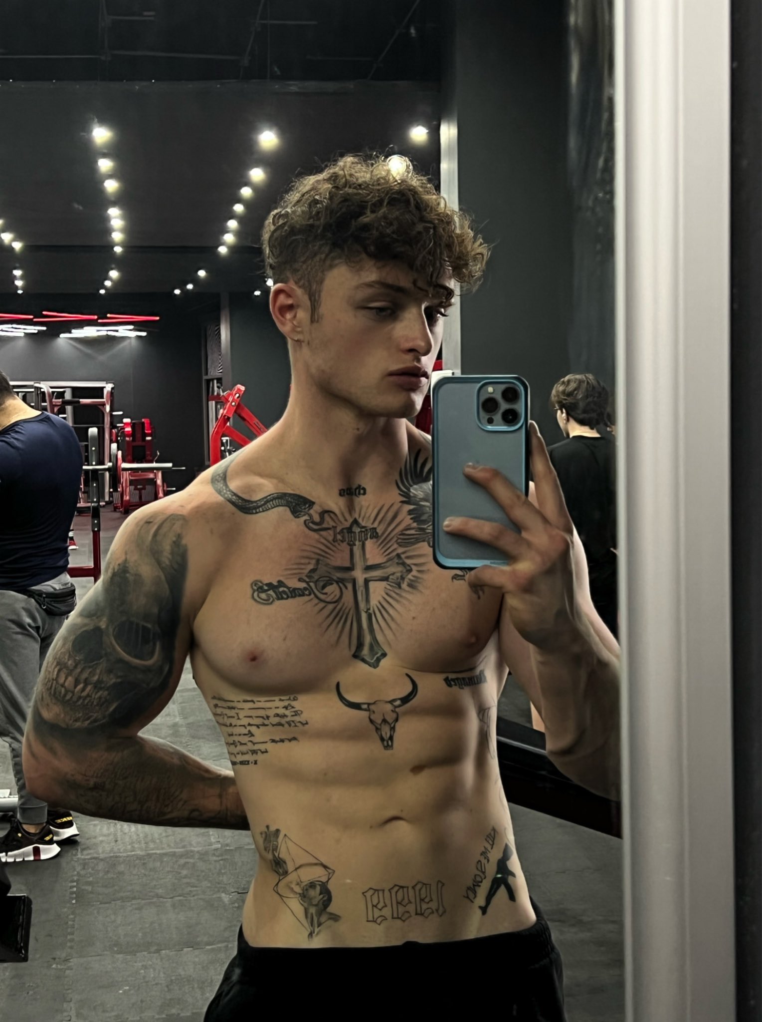 Christian Renaud 😈 on X: Tener hijos con el o con tu 3@?  t.comlR9nOSfY4  X