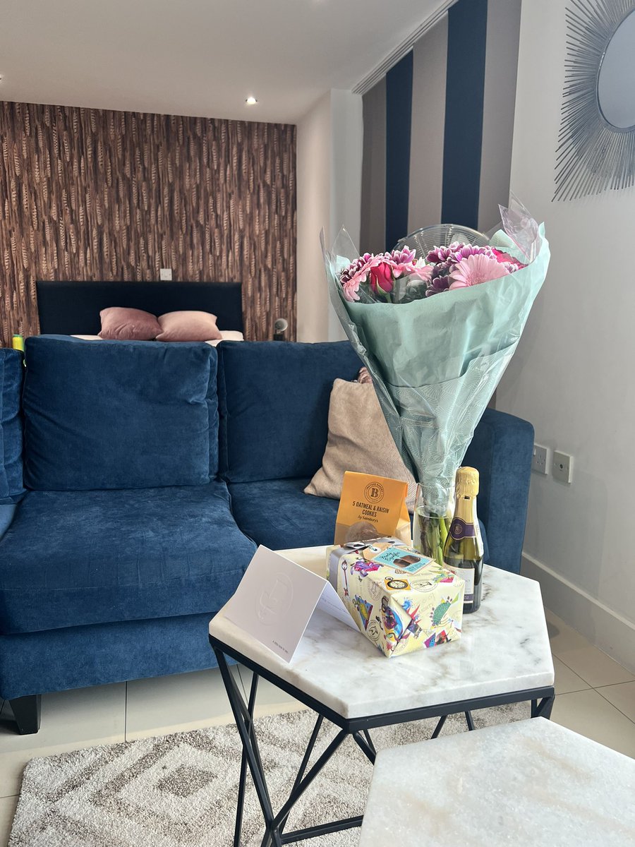 FaaizaRamji's tweet photo. Feels so great to be back in Europe! Thank you to @sheffchamber for the lovely welcome! 💕

This @KSpaceApartment gives me a perfect birds eye view of everything that’s happening in City Centre! https://t.co/4Bgl5Nq6jE