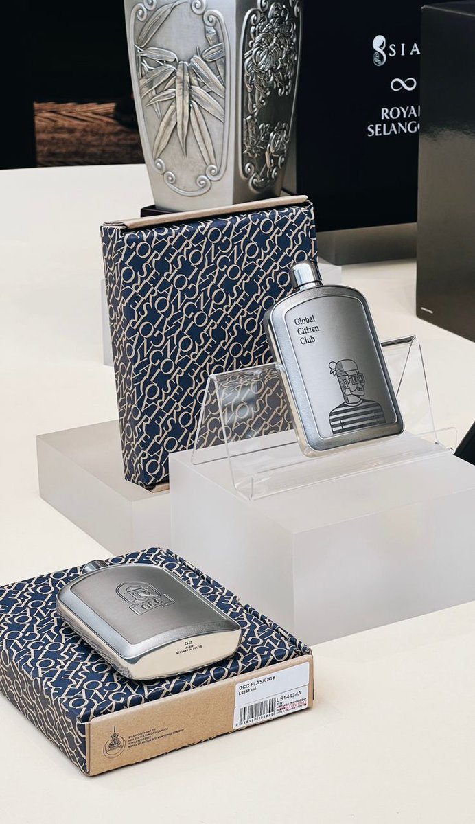 Sleek, stylish and crafted to perfection. GCC Special Edition : Hip Flasks are displayed for the world to see.

#GCC #GCCNFT #NFTCommunity