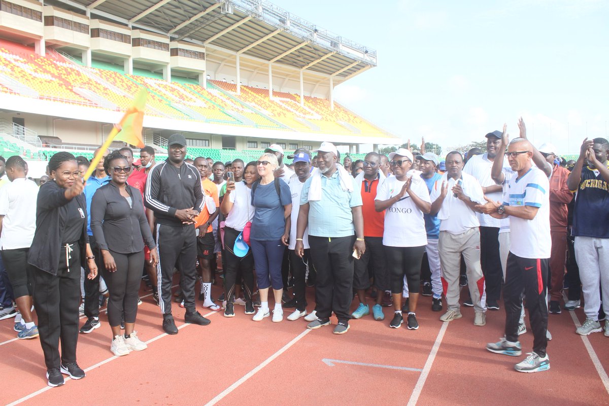 LidiBessi's tweet photo. C'est parti pour les #JournéesNationalesDuSport au #Togo🇹🇬.
Toute ma reconnaissance à SE madame le Premier Ministre, @DogbeVictoire qui a procédé au lancement officiel de cette journée au stade de Kégué ce jour.
Merci à tous.
Evitons la sédentarité, notre santé en dépend!
@GouvTg https://t.co/CfeZ3CyYhP