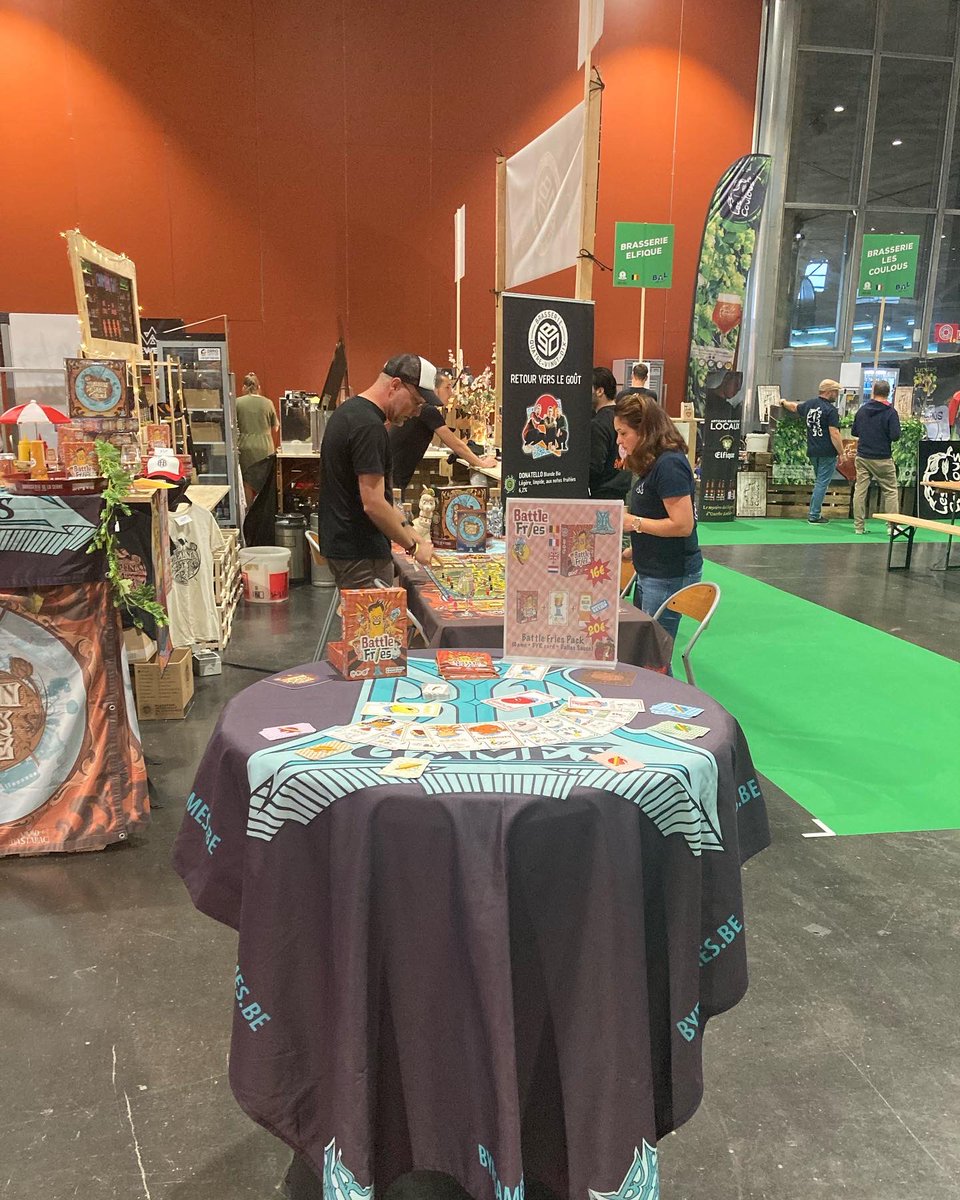 BYRgamesBE's tweet photo. @BiereALille - on est dans la place!!!
On a hâte de vous faire jouer.
Et en exclusivité, les 50 premières boites de Battle Fries sont en ventes. Également en pack avec la sauce Dallas de @BrusselsKetjep et la carte goodies dessinée par Ammo !!!
#battlefries #byrgames #bal22 https://t.co/PkxYC7rSBn