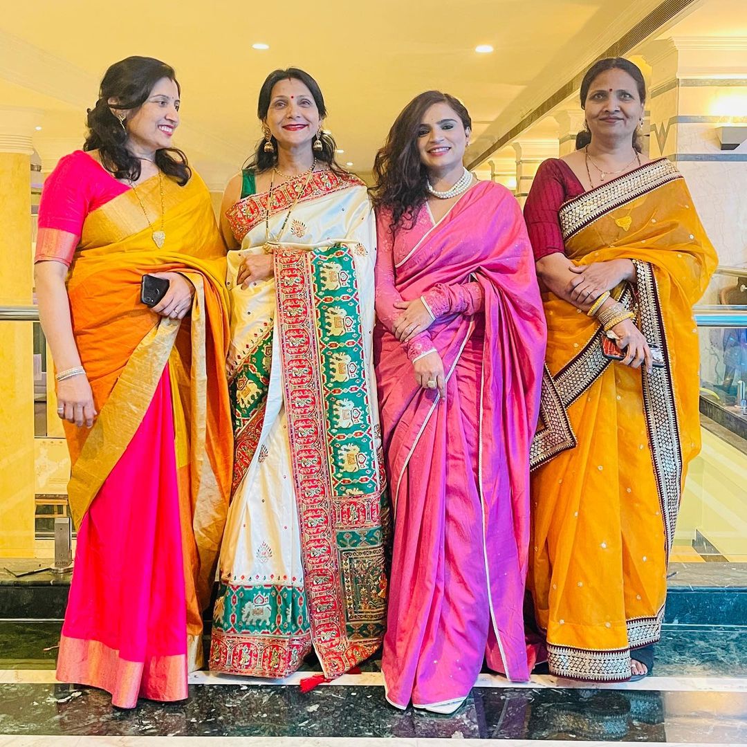 DeepaliNarwaria's tweet photo. Family💞💓
See this Instagram post https://t.co/8bo3tipvWD
#familyphotography #aboutlastnight✨ #aboutlove #selfdesignedoutfit #selfdesignedsarees #pinkpinkpink #pinkaesthetic #sareeaddict #sareedrapingstyle #bhopalblogger #sareeinfluencers #styleupindia #sareestylingideas ❤ https://t.co/ntpYxFkUL5