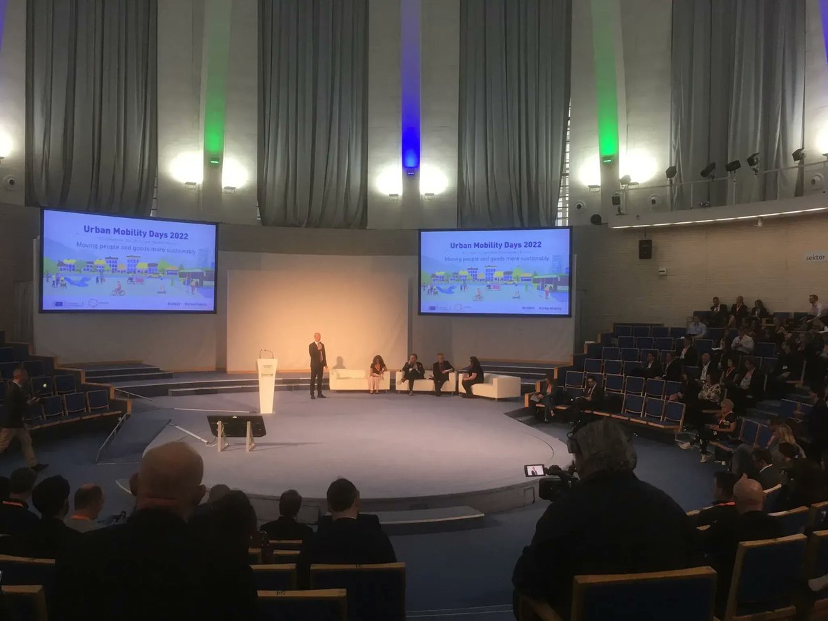 einsteigenjetzt's tweet image. #EinfachEinsteigen war bei den #UrbanMobility Days in Brno, Tschechien. Die #UMD2022 standen unter dem Motto "Moving People and Goods More Sustainably". Es gab spannenden Vorträge, Liegetrikes zum Austesten sowie eine Führung durch das Mobility Controll Center. #Verkehrswende