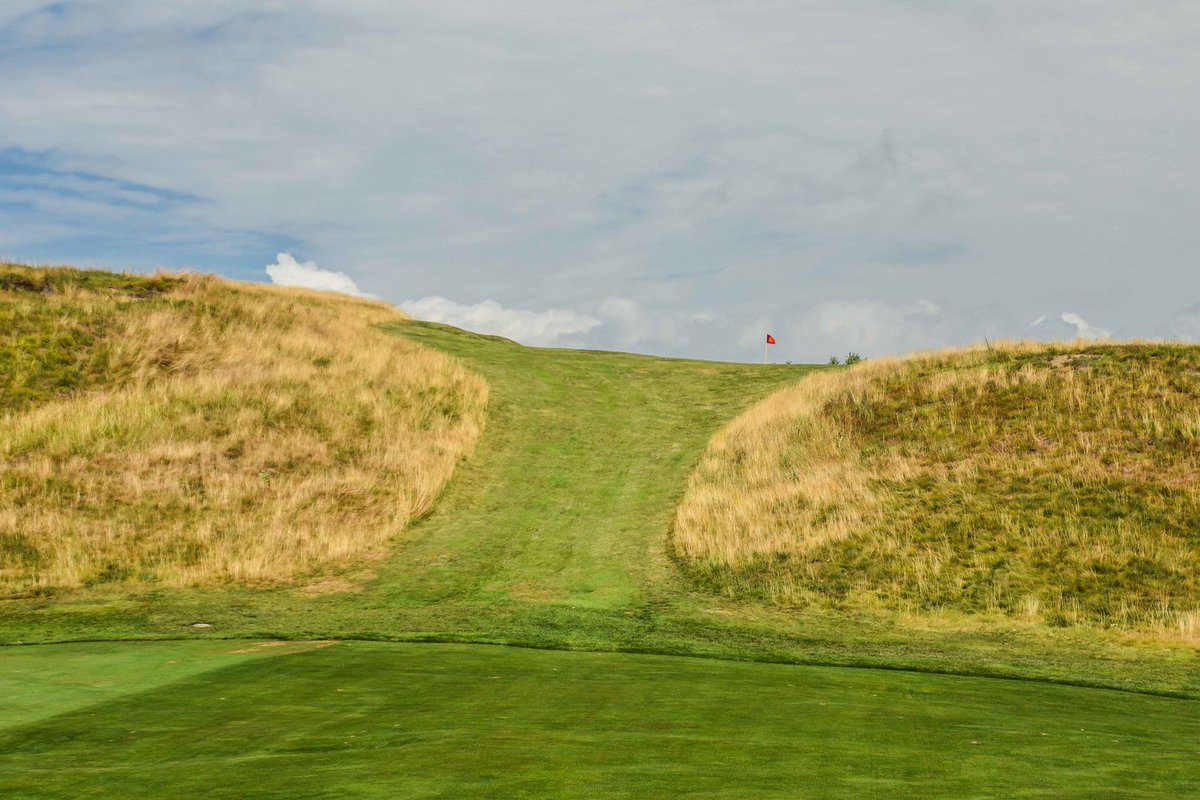top100golf's tweet photo. 🌎 96th Worldwide 🌎

In 1910, Dornoch's most famous son, Donald Ross became the professional at the Essex County Club. The club had become the sixth member of the USGA, when the five founding members began to invite other clubs to join. 

📷 PJKoenig Golf Photography https://t.co/pX1oFWQerJ