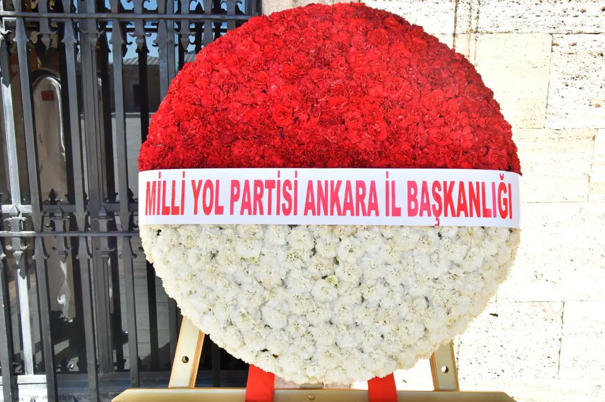 Milli Yol Partisi Ankara İl Başkanımız Serhad Özdamar ve Ankara İl yönetimi olarak  Anıtkabir'e ziyaret gerçekleştirdik.