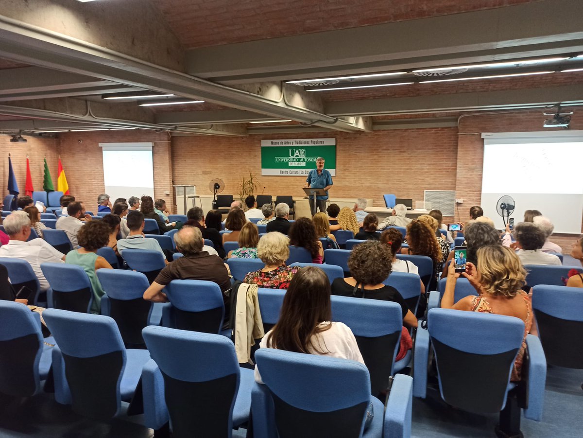 grupoEQUIDEI's tweet photo. El pasado jueves celebramos una trayectoria profesional y personal dedicada a asegurar una educación con mayor calidad y equidad para todos y todas. En definitiva, celebramos a nuestro querido @EcheitaGe.
Seguiremos en el camino que han dejado tus pasos 👣♥ https://t.co/AO7Z5XErpQ