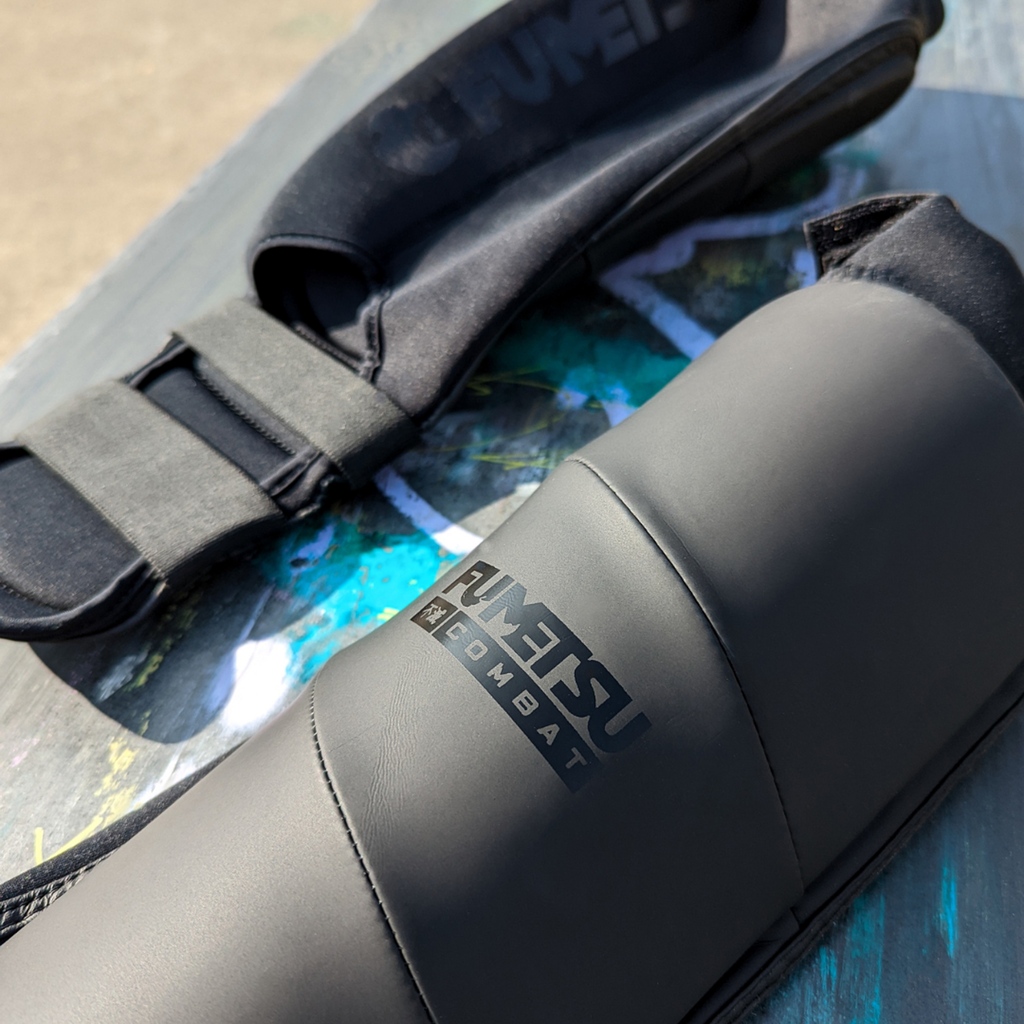 FumetsuCombat's tweet photo. Fumetsu Ghost MMA Shin In Step guards. Contoured padding around the shin area ensuring you maximum protection whilst training!

Shop now at https://t.co/SWcK50ITA2

#fumetsu #becomeunstoppable #shinguards #mmalifestyle #mmalife https://t.co/O2iQ0Fn9oj