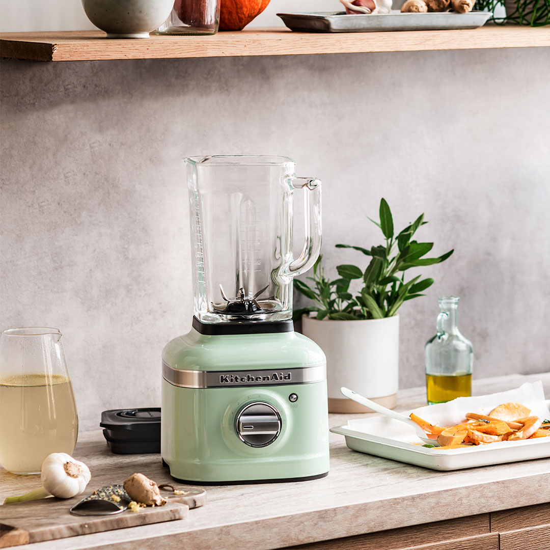RCSnelling's tweet photo. Your favourite KitchenAid pieces... in delicious Pistachio 😍

View the collection today - https://t.co/apq0AxCudp

#kitchenaid #kitchenaidpistachio #colourfulkitchen #standmixer #blender #foodprep https://t.co/yLGPV6MzfZ