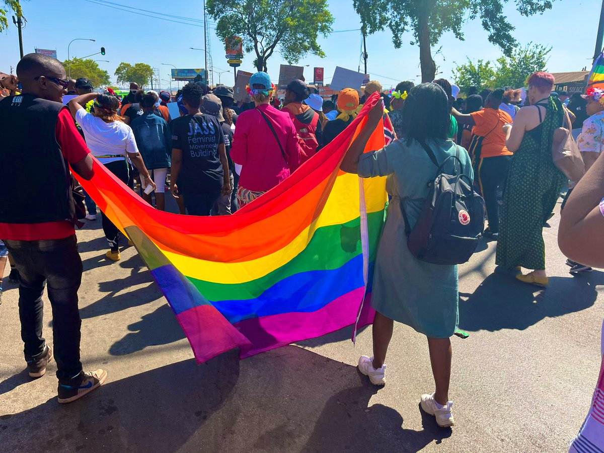 ElisabetFrisk's tweet photo. Love is in the air @ #SowetoPride @EUinSA #TeamEurope #EU4LGBT https://t.co/3N5HmvQOBD