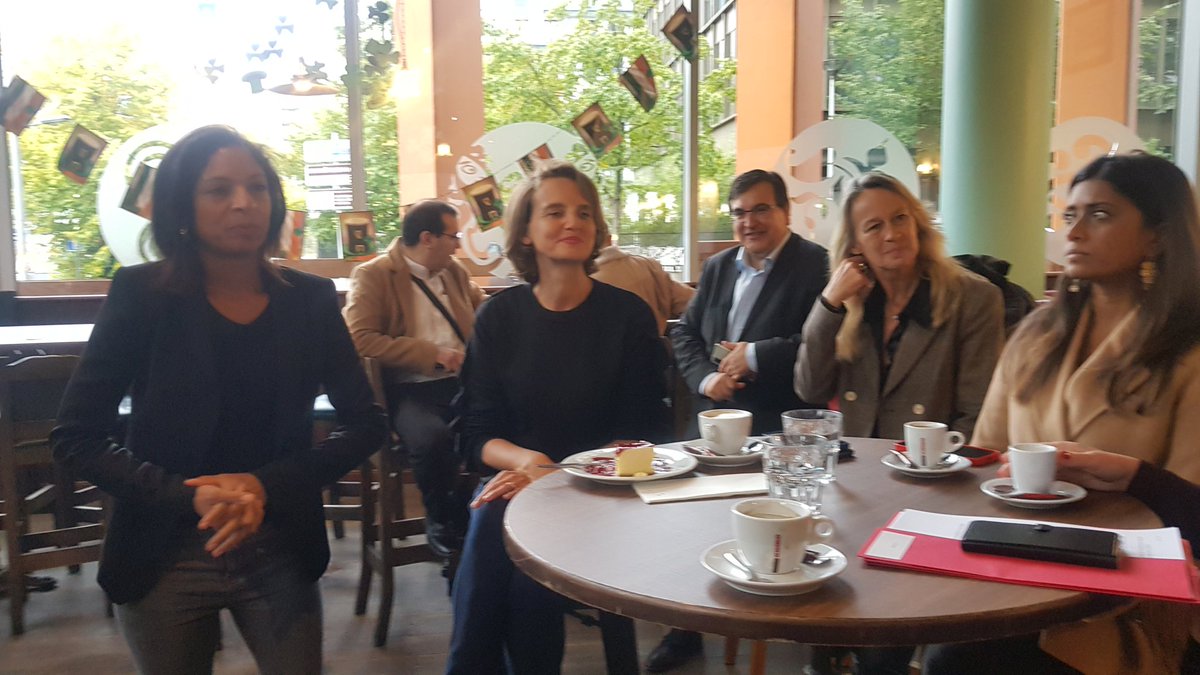 L'égalité F/H au cœur de la visite ce jour à #Nanterre de Madame @RomeIsabelle. L'inauguration de la #MaisonDesFemmes , un lieu pour écouter, réparer et préparer un nouveau départ. 
Merci à @RomeIsabelle également pour le temps d'échange hange avec les militants @92enmarche.