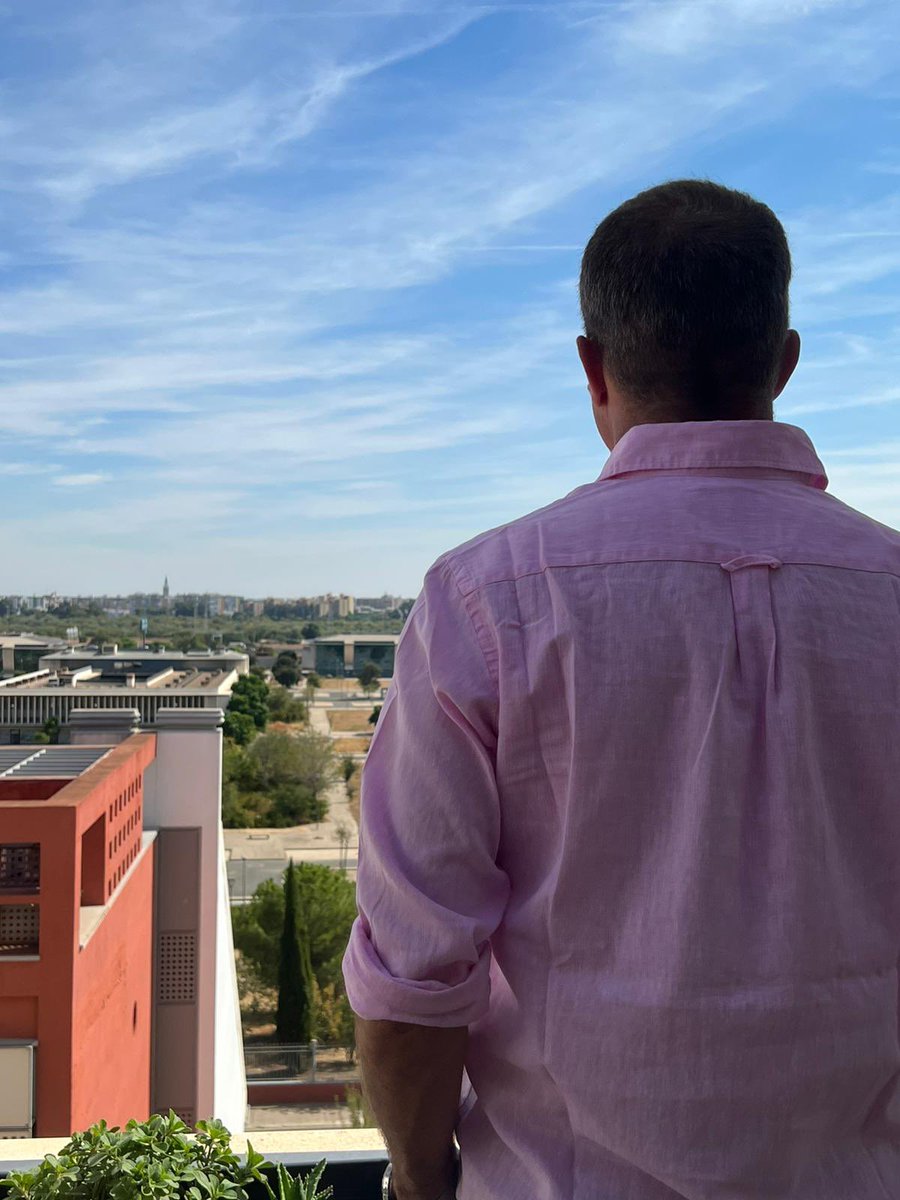 cristobalsoria's tweet photo. Thinking about the next stop…
🤔 https://t.co/8kCRaL6Z4f