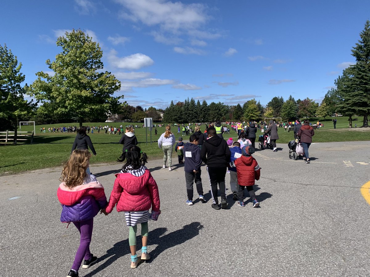 BrynczkaMs's tweet photo. It was a beautiful day for our Terry Fox Run/Walk day. Thank you for donating a loonie, participating and continuing this great legacy! ⁦@StLukeNepean⁩ #RunLikeTerry ⁦@TerryFoxCanada⁩ https://t.co/2borQUBYh0