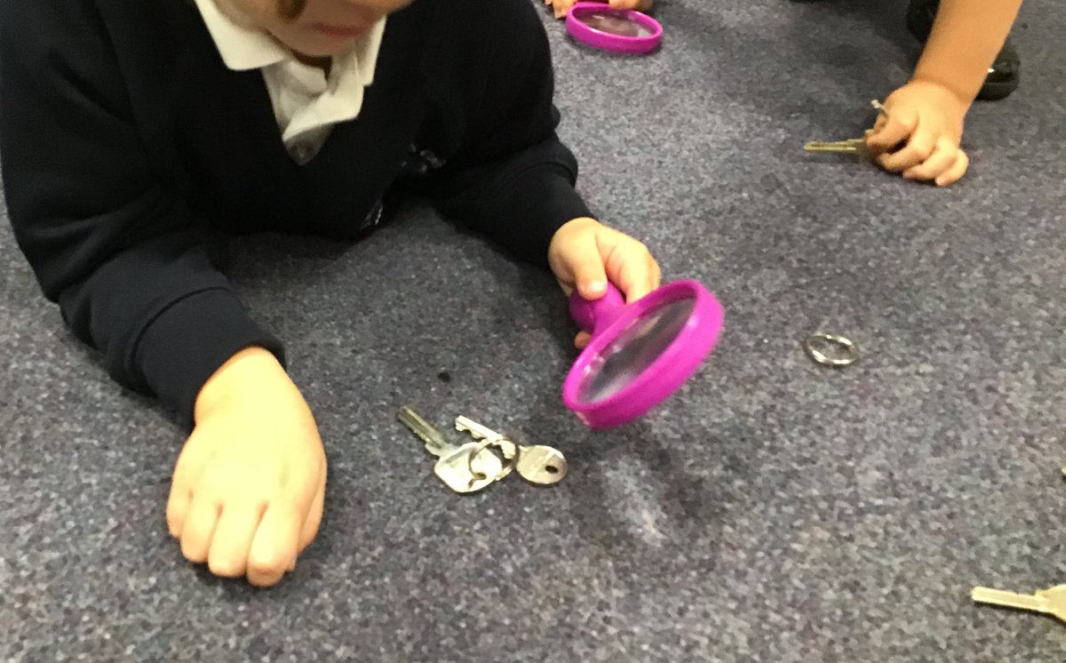 EYFSStMargaret1's tweet photo. @WhiteRoseMaths so much investigation looking closely at keys to sort and match #eyfsmaths #whiterosemaths #mathsinvestigation #receptionmaths https://t.co/csFmSytsGg