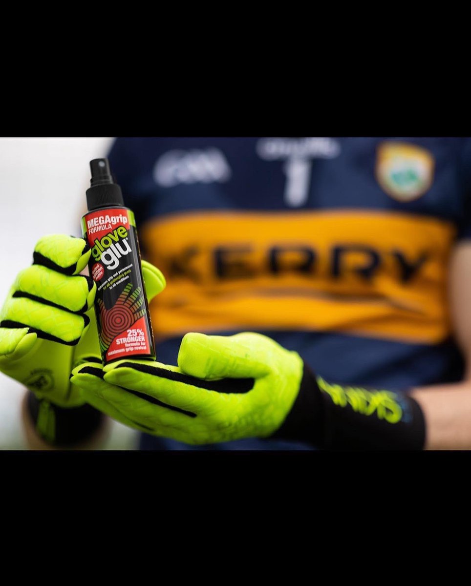 Shane_r14's tweet photo. Delighted to announce I’ve signed on for another season with the best glove on the market @glovegluie 🧤      Use the code SR10 for a 10% discount 🏐 Link in bio.. https://t.co/9nrV90jcyn