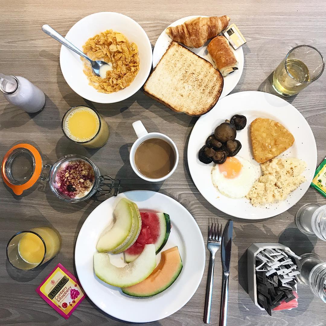 leohotelsukire's tweet image. Breakfast spread by @blogsbyfa 🍳