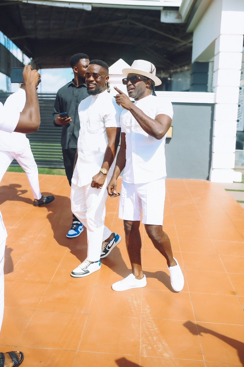 sarkodie's tweet photo. Good vibes with Grandpa paa @ReggieRockstone https://t.co/ymaOK2w1Su