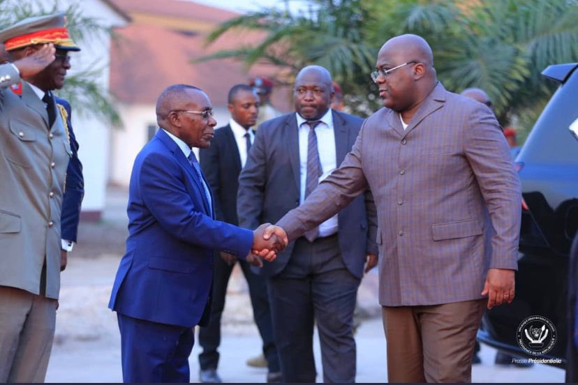 AlainMake20's tweet photo. #RDC:Au mois de Juil 2022, le Chef de l’Etat @fatshi13 en sa qualité d Commandant Suprême avait remis à titre symboliq 30 villas sur les 190 prévus en présence du Min d La Défense #GilbertKabanda qui avait précisé l’objectif est d loger décemment les officiers et sous-officiers🇨🇩 https://t.co/GcUQM99wqj