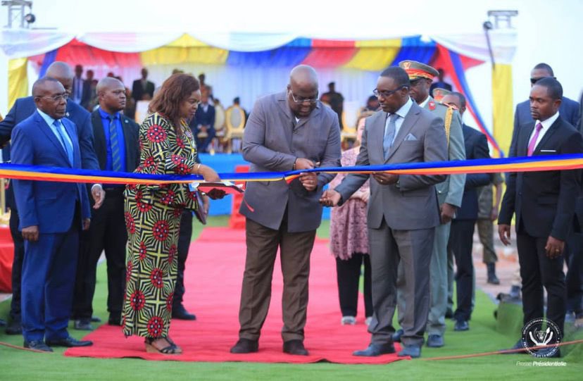 AlainMake20's tweet photo. #RDC:Au mois de Juil 2022, le Chef de l’Etat @fatshi13 en sa qualité d Commandant Suprême avait remis à titre symboliq 30 villas sur les 190 prévus en présence du Min d La Défense #GilbertKabanda qui avait précisé l’objectif est d loger décemment les officiers et sous-officiers🇨🇩 https://t.co/GcUQM99wqj