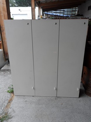 emmausghlin's tweet photo. Voici les nouveaux arrivages en magasin au 24 septembre '22 : https://t.co/kuRF1gUUc9. Les objets présentés peuvent trouver très vite des acquéreurs. 

Vente le mardi de 13h à 16h, le jeudi de 13h à 18h et le 2ème samedi du mois de 10h à 16h. 

Dépôt : mardi et jeudi de 9h à 12h. https://t.co/j8LhlnQ5lm