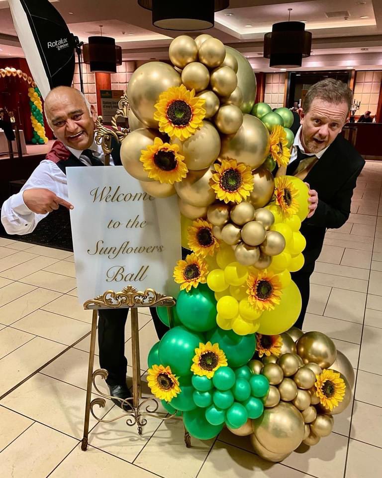 joatsunflowers's tweet photo. Special mention to @missjohud - she is taking part in the #whernsidewander but also provided the magnificent balloon displays for our Ball earlier in the year, and is a huge part of @Sunflowerslocal https://t.co/98VePOL8Pc