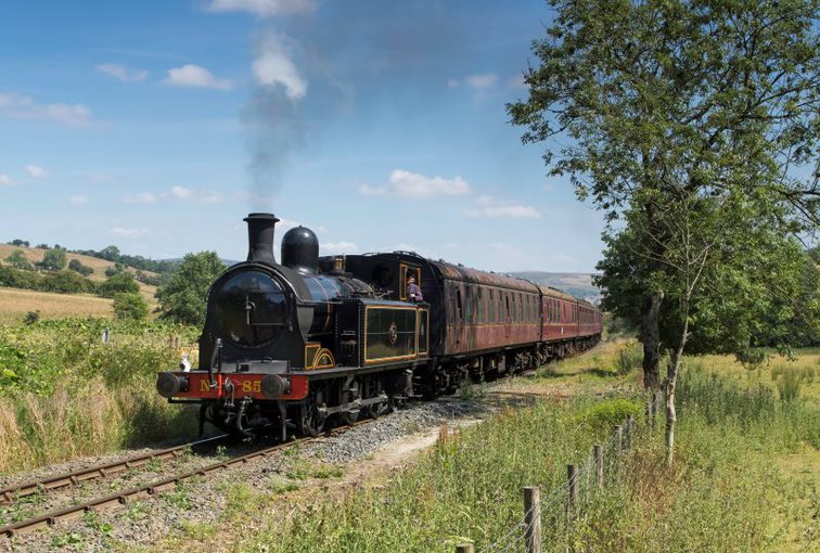 So many fabulous events this weekend in #Yorkshire @nymr Annual Steam Gala @woldspride @air_museum Emergency Services Day @scarboroughjazz Festival @YorkFoodFest @yarndale daysoutyorkshire.com/whats-on/year/…