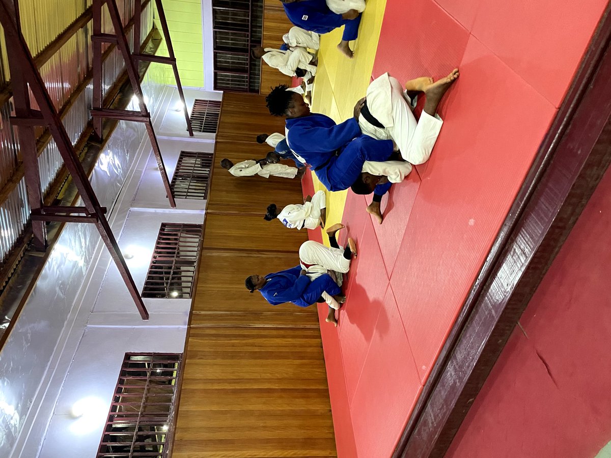 audetoua97's tweet photo. Le judo une discipline pour tous, porteuse de valeurs citoyennes 🥋
Bon week-end la famille et n'hésitez pas à inscrire vos enfants 🥰
#FieredEtreJudokate #TeamPanthers
#Teamcameroon 💚❤💛 https://t.co/WKNJ3eQVI2