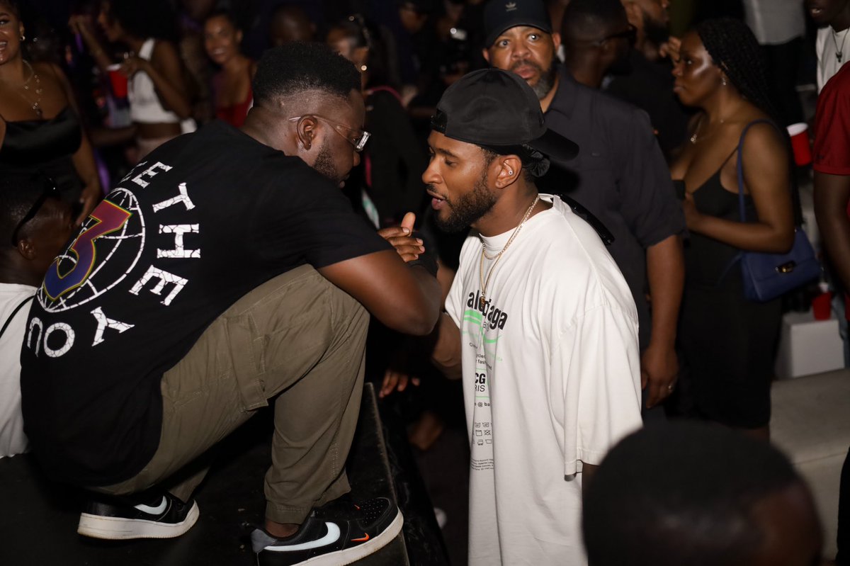 KojoManuel's tweet photo. Yo!! Last night was surreal. @Usher came up to big me up from nowhere! He said I’m dope 😩

Yesterday’s price…!!!
#WatchThis https://t.co/tVYN8ZZ02M