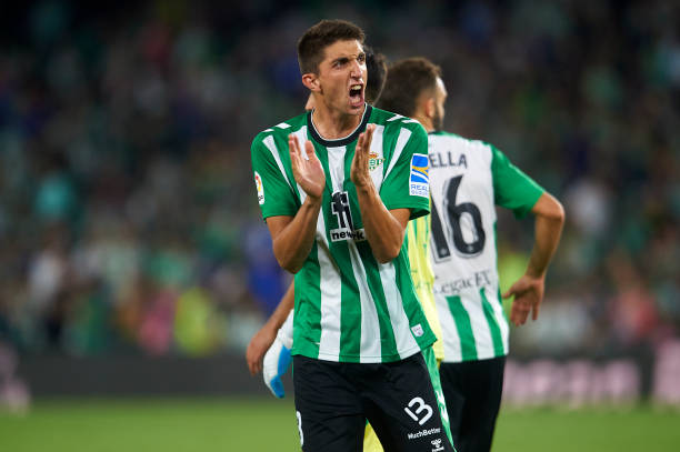 alexferj_'s tweet image. Edgar González, en @eldesmarque_rbb: "Ahora ya no, pero en su momento me sorprendió mucho. No me esperaba la magnitud de esta afición. Vamos a cualquier sitio de Europa o del mundo y hay béticos. Es una magnitud y dimensión que no me esperaba y la he descubierto aquí". #Betis