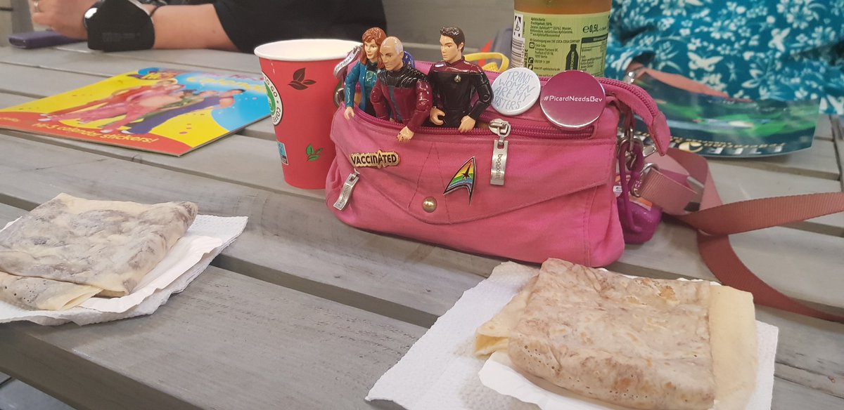 annaonthemoon's tweet photo. Go to @StarTrek_DST they said. It'll be fun they said. #MiniBev #MiniPicard and #MiniCadetWes are disappointed.
(And this is the only non-hamburger option) https://t.co/CQ9k3vpShU