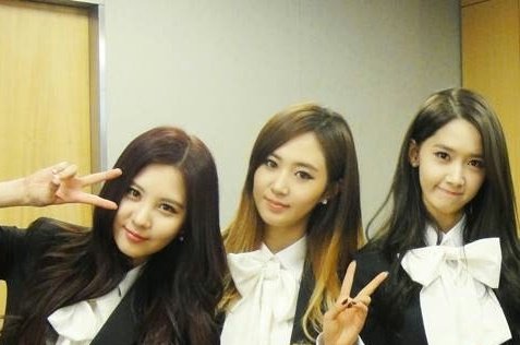 seosal2's tweet photo. Happy Weekend #Triplets #YoonYulSeo #SEOHYUN #Yoona #Yuri #SNSD https://t.co/FM3VC4llgc