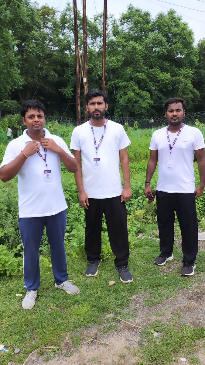 ompraka1999's tweet photo. BIPARD द्वारा पंचायत सचिव के प्रशिक्षण के दौरान वृक्षारोपण कार्यक्रम.एक वृक्ष🌳 धरा के लिए.
Green Earth, Clean Environment🌍
@RazeshKr https://t.co/wdzKzLO9O4
