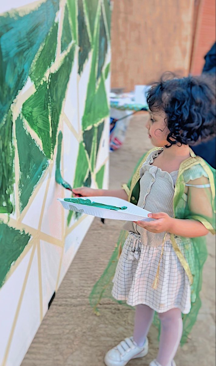GSFT_JUBAIL's tweet photo. مشاركة وطنية للفنانات التشكيليات المبدعات 
من أعضاء الجمعية، في مبادرة جدارية بنانا 
والتي يقيمها مركز شمعة التوحد للتأهيل 
بالتعاون مع جمعية #جسف_الجبيل
📍 على شاطئ بنانا بالفناتير 
بمدينة #الجبيل_الصناعية 
بمناسبة #اليوم_الوطني_السعودي_92 https://t.co/qttVYw6AnP