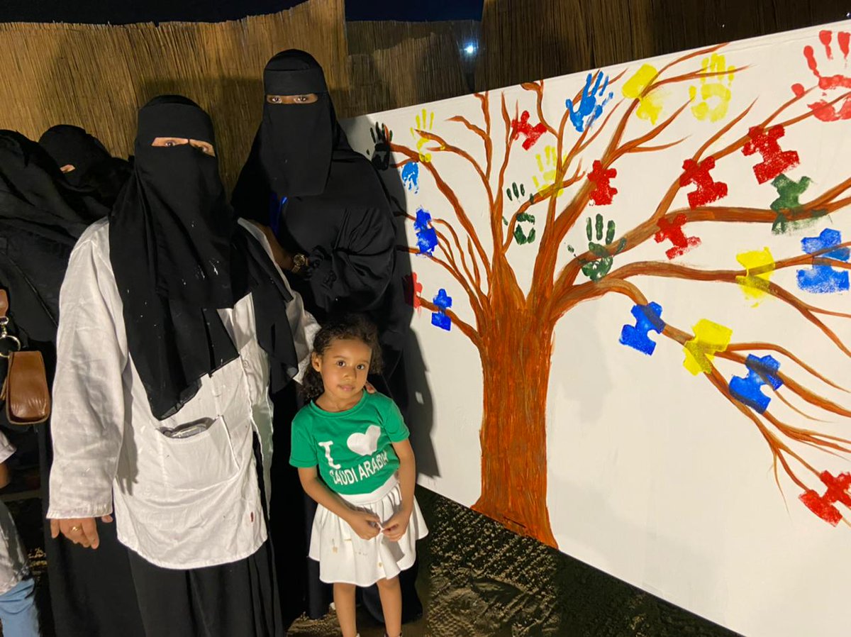 GSFT_JUBAIL's tweet photo. مشاركة وطنية للفنانات التشكيليات المبدعات 
من أعضاء الجمعية، في مبادرة جدارية بنانا 
والتي يقيمها مركز شمعة التوحد للتأهيل 
بالتعاون مع جمعية #جسف_الجبيل
📍 على شاطئ بنانا بالفناتير 
بمدينة #الجبيل_الصناعية 
بمناسبة #اليوم_الوطني_السعودي_92 https://t.co/qttVYw6AnP