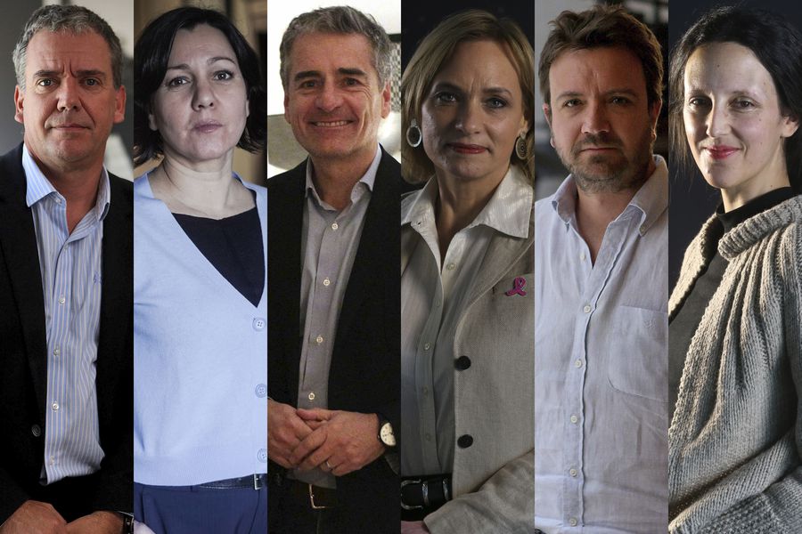latercera's tweet photo. #LTSábado | La propuesta transversal para una nueva Constitución. Personeros de distintos sectores -que estuvieron por el Rechazo- elaboraron un texto que contempla nueve “principios” https://t.co/uRxiVXXLU4 https://t.co/A4mPSOOnnj