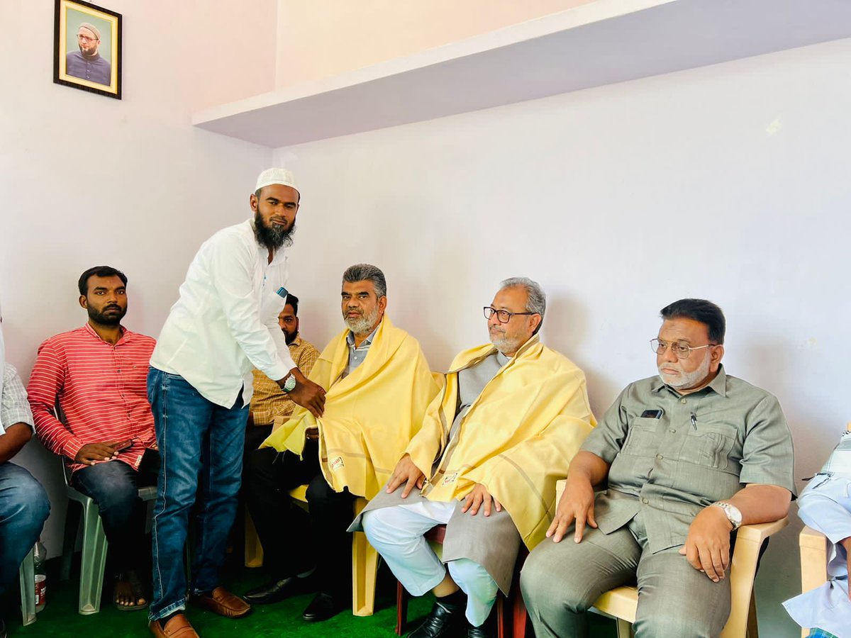 AshfaqDarood's tweet photo. #LivePics From #Utkoor Mandal #narayanpet Dist 
On the Instructions of @aimim_national President Janab Barrister @asadowaisi Sb Inaugurated The Party Office In Utkoor Mandal Nrpt Dist.With Zakir Advocate Aimim Youth President Mbnr Dist.nd town President Party workers can be Seen https://t.co/vG8SPlhn0v