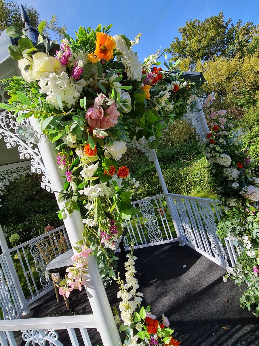 TheWatersideWD3's tweet photo. Autumn Colours on Our Willow Grove for a Wedding Ceremony and Later a Wedding Reception at The Waterside Venue Rickmansworth https://t.co/lMQOlk2edU