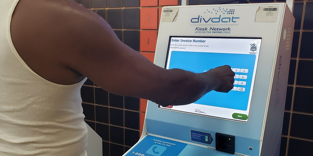 SAGA_Tech's tweet image. Detroit homeowners can pay deposits to correct residential flooding on DivDat processing kiosks, which have been available throughout the city since 2017. #DivDat #kiosk

Read more: bit.ly/3f5cVRo