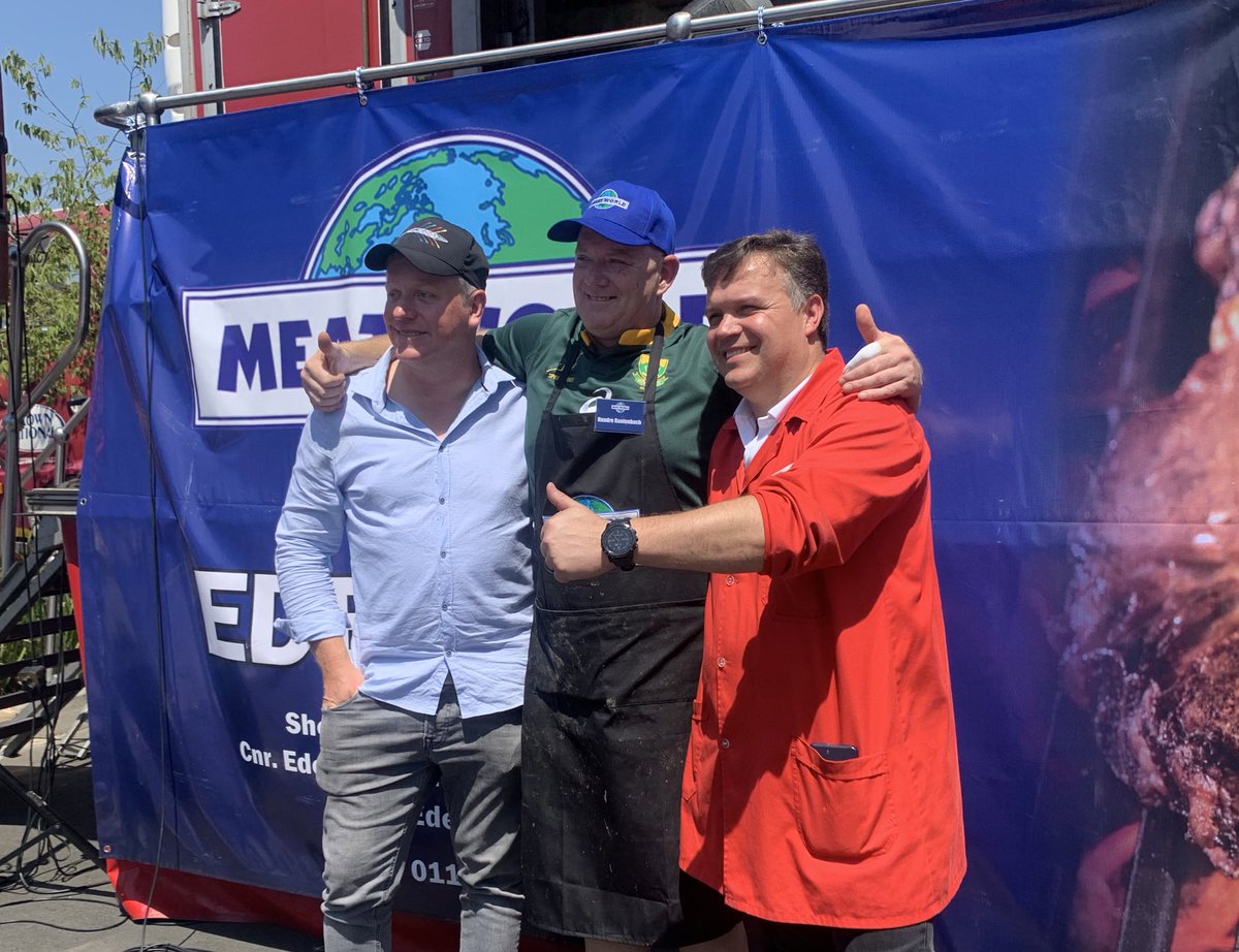947's tweet photo. Joburg’s Toughest Braai Master, Andre is crowned at Meat World Edenvale by @FrankieFire!🔥

#MeatWorld #947Top40CTM 

Listen: 
📻 https://t.co/eM25HwRttc 
💻 https://t.co/U5FeCuvMuq https://t.co/27cZF6iph1