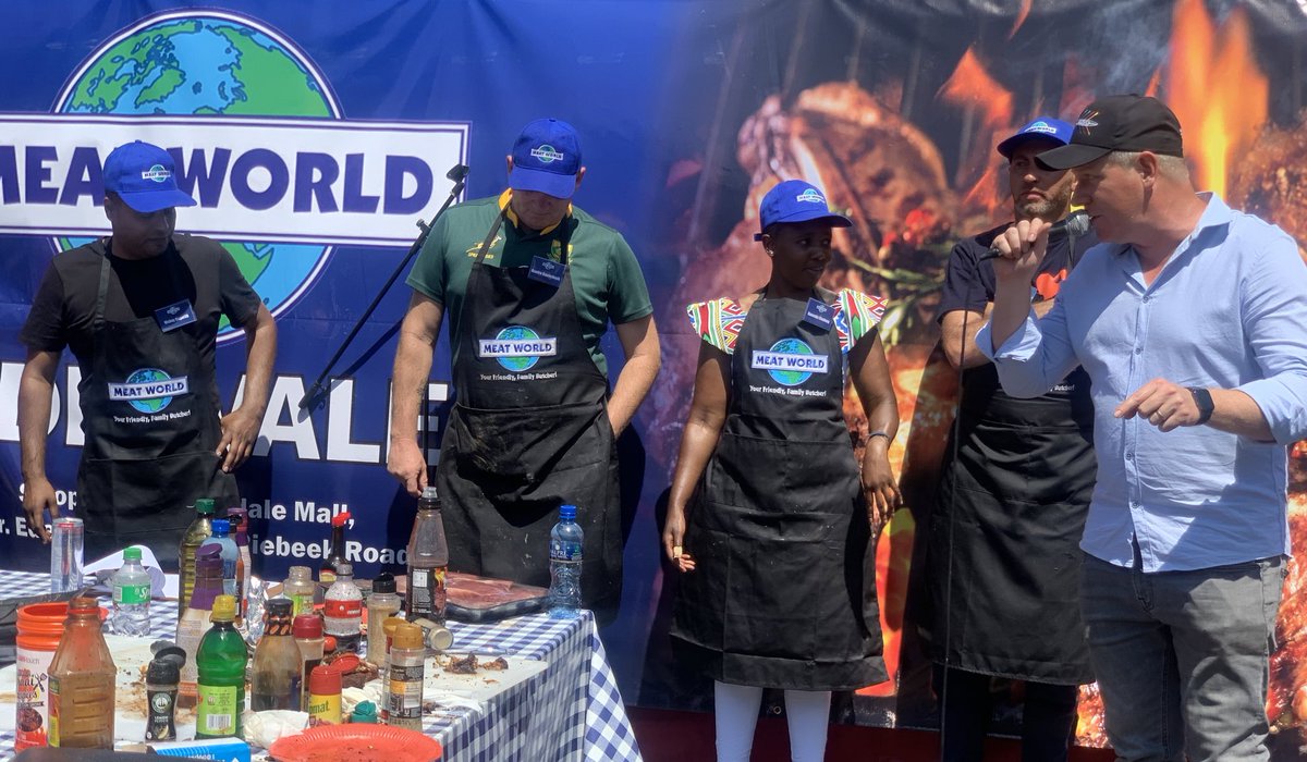947's tweet photo. Joburg’s Toughest Braai Master, Andre is crowned at Meat World Edenvale by @FrankieFire!🔥

#MeatWorld #947Top40CTM 

Listen: 
📻 https://t.co/eM25HwRttc 
💻 https://t.co/U5FeCuvMuq https://t.co/27cZF6iph1