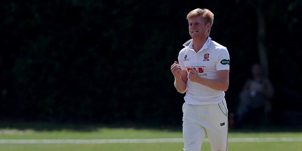 17SportsAgency's tweet photo. SEPTEMBER HIGHLIGHTS: End of season stats for @SwardestonCC cricketer @Callumjtaylor12 - classy as ever with bat and ball 🏏 #cricket #swardeston #player https://t.co/YcvRLhDCna