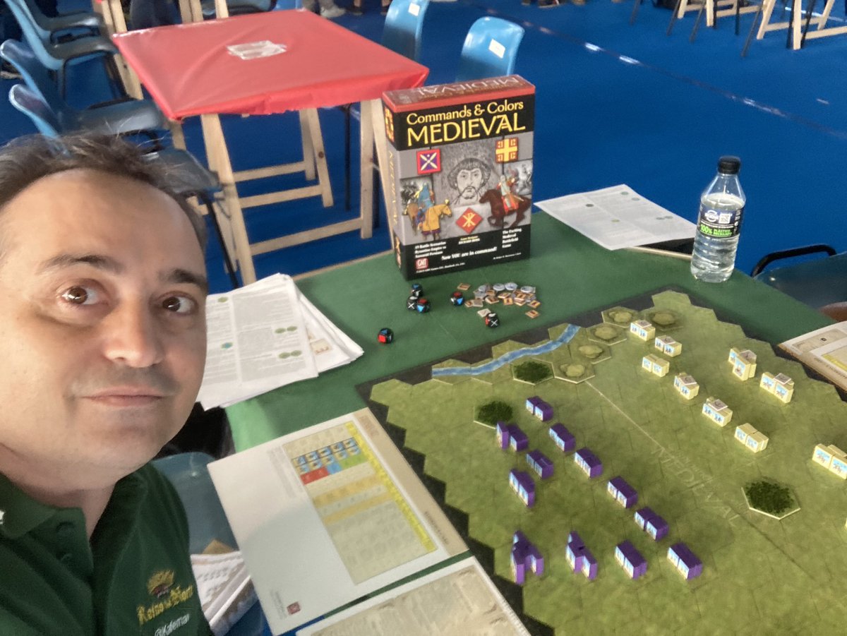 cafernan_'s tweet photo. ayer en las LES estuvimos representando al @ReinoDelNorte con #CommandandColors https://t.co/RYop4ey7Od