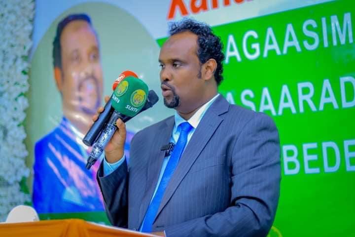 MDuale1's tweet photo. It was an absolute privilege to attend the hand-over ceremony as the incoming DG at the Ministry of the Environment &amp; Climate Change. I believe that climate change is the most pressing issue facing our country today. https://t.co/AnEd76i7YK