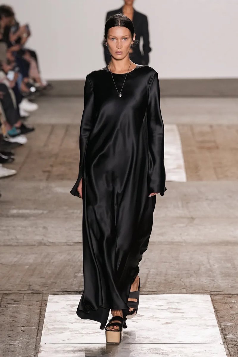 highalaia's tweet photo. Bella Hadid walking for Ports 1961 https://t.co/uK20KZTMdn