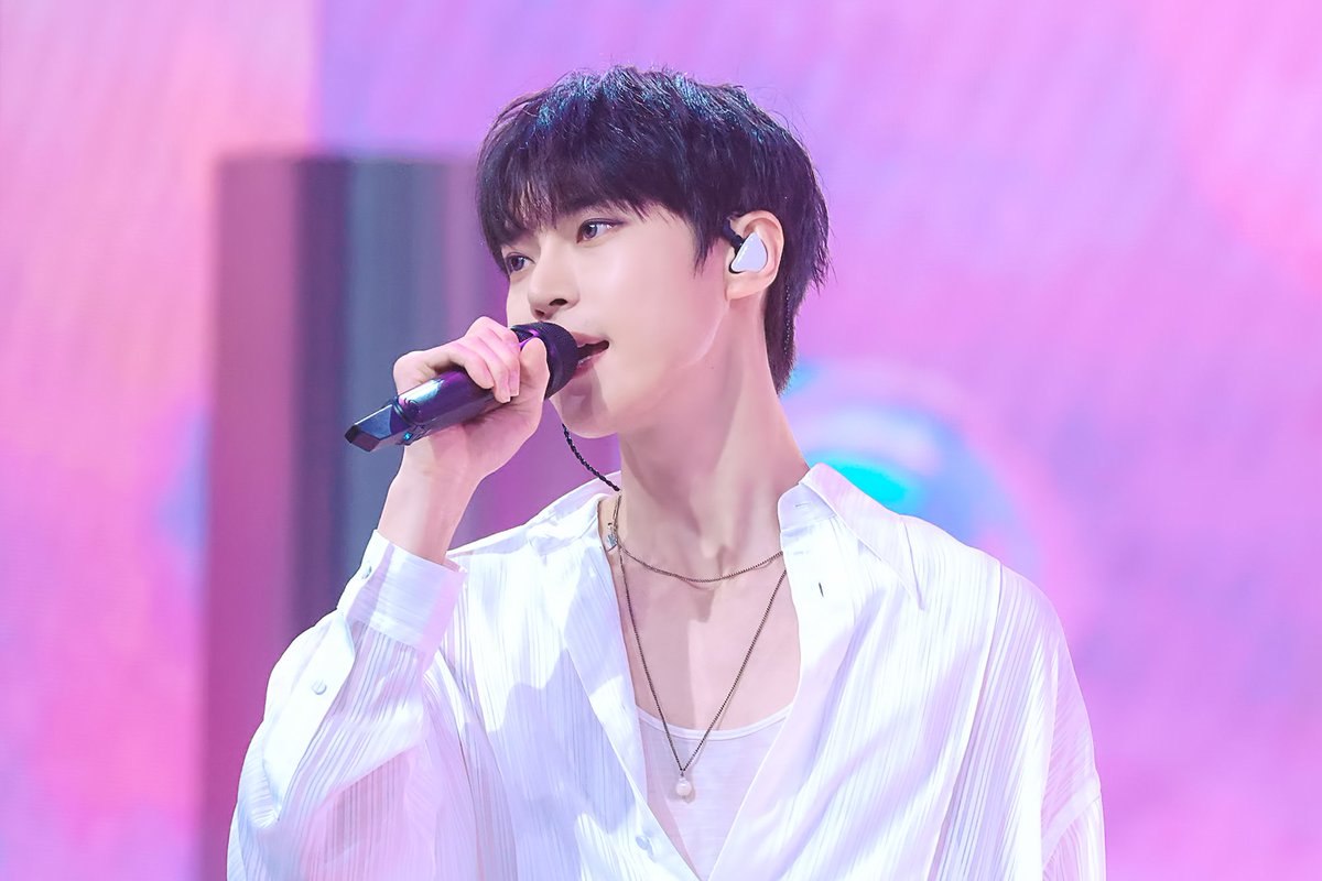nctzenbase's tweet photo. the real Turun Dari Surga 👼 🫶 https://t.co/rVrLY62pGr