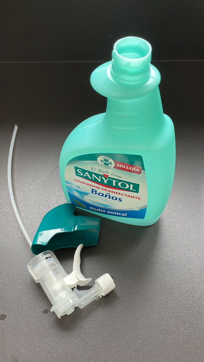 En la era de la ecología, aún hay fabricantes que diseñan sus envases para que no puedan ser reutilizados. Este de <a href="/sanytol/">Sanytol</a> <a href="/Sanytol/">Sanytol</a> se ha diseñado para abaratar la producción, y se autodestruye al intentar darle una segunda vida. <a href="/ecoembes/">Ecoembes</a>