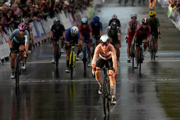 Annemiek van Vleuten-De, wat gruwelijk goed!!