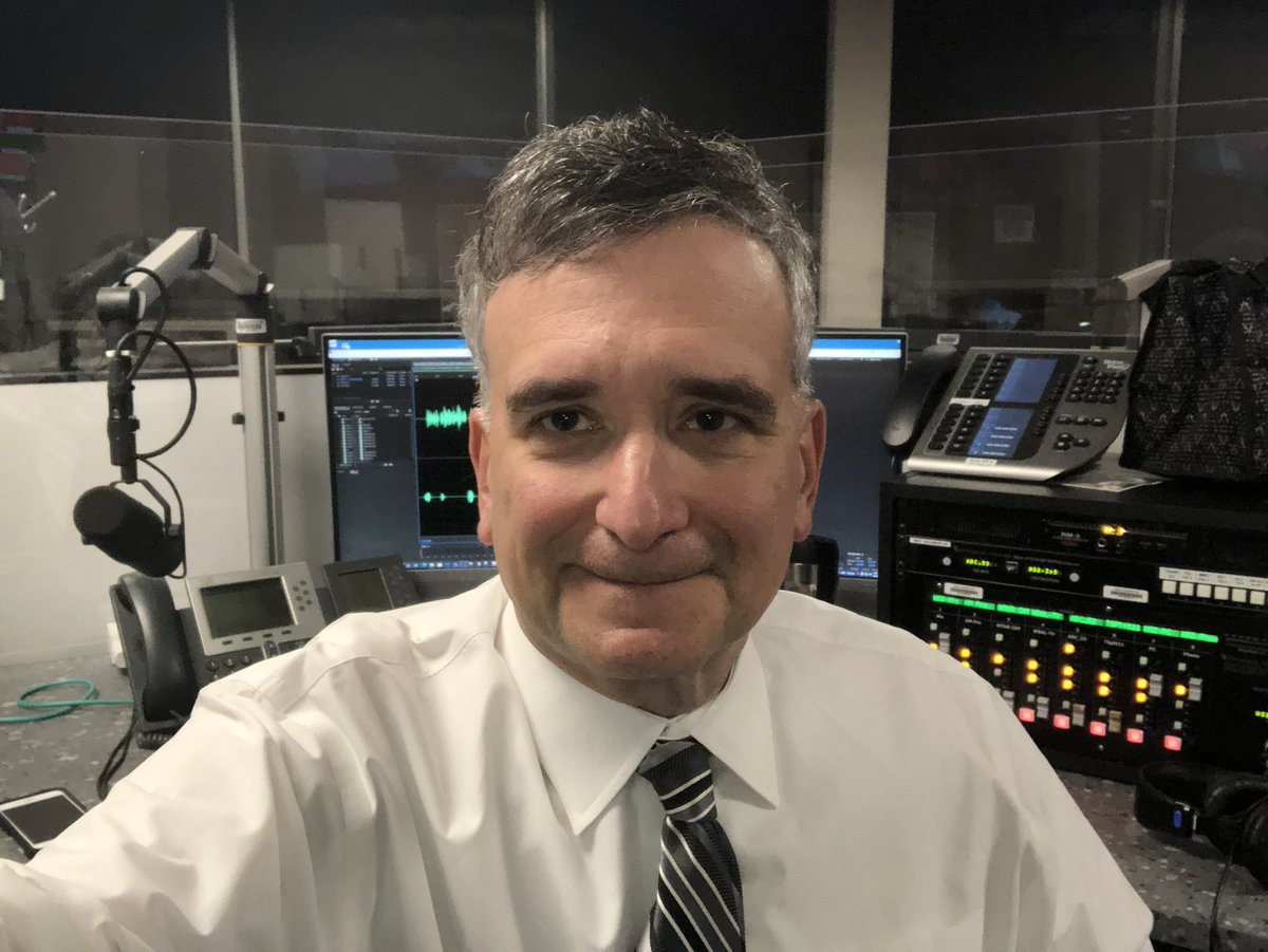Reporterroblang's tweet photo. I’m in on the Saturday @wbalradio News Desk starting at 7a Until then @wbaltv11 News with two legends @wbaljfro and @collinsvoxwx If @lisawbal were here it would be my Saturday shift from 10 years ago #WeLookGreat https://t.co/RdTstPgSdm