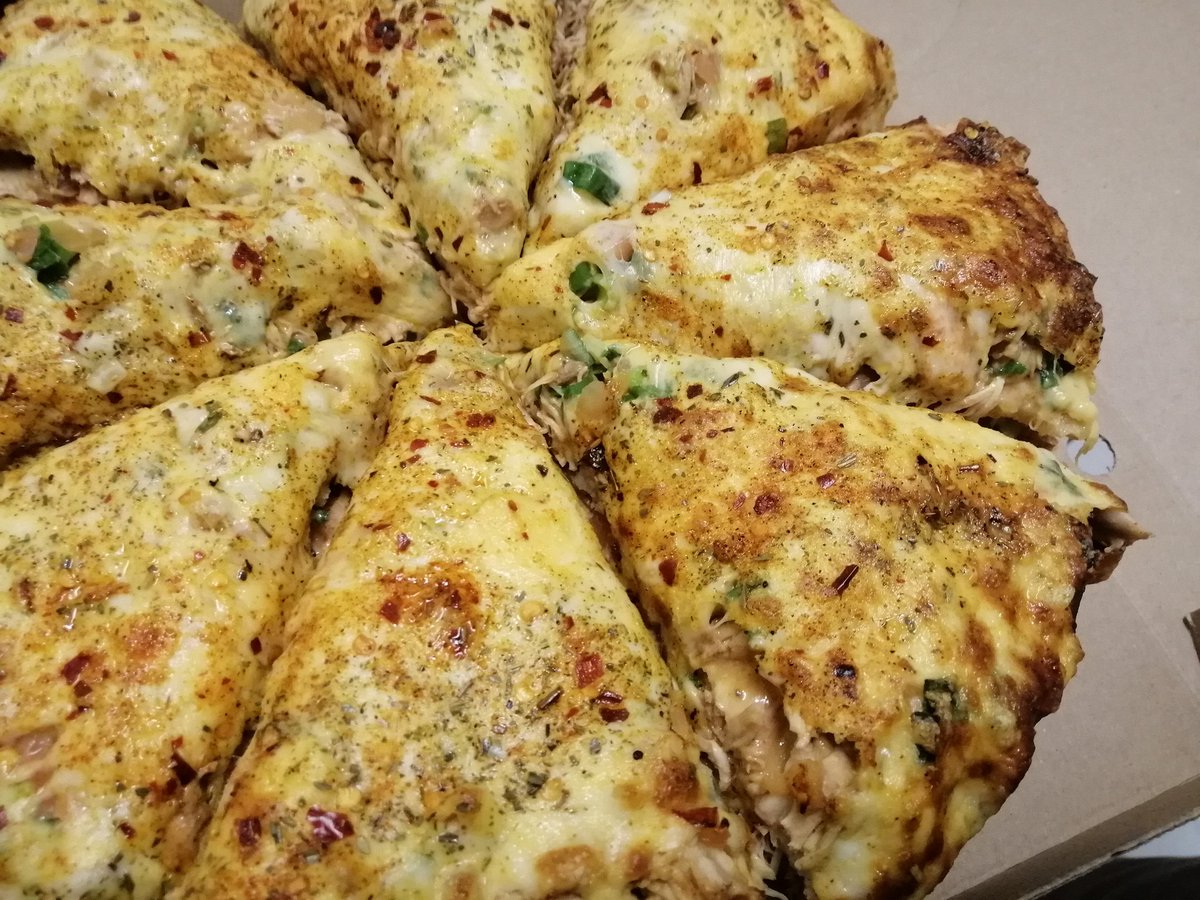 Keep RTWEETING maybe you can be our winner for a large Pizza