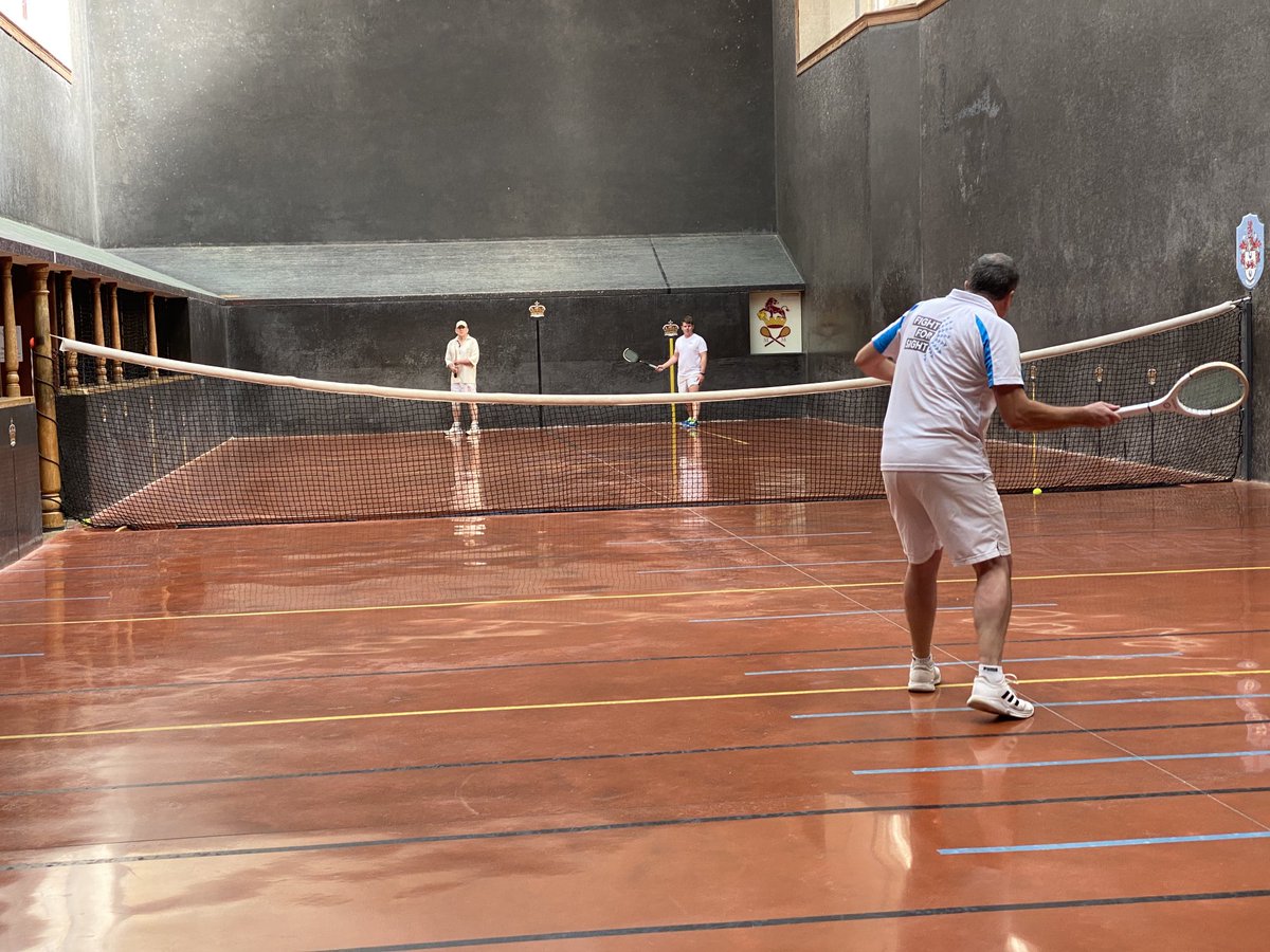 Welcome to ⁦<a href="/LeamRealTennis/">Leamington Tennis Court Club</a>⁩ to Moreton today for the TVL league match. #RealTennis